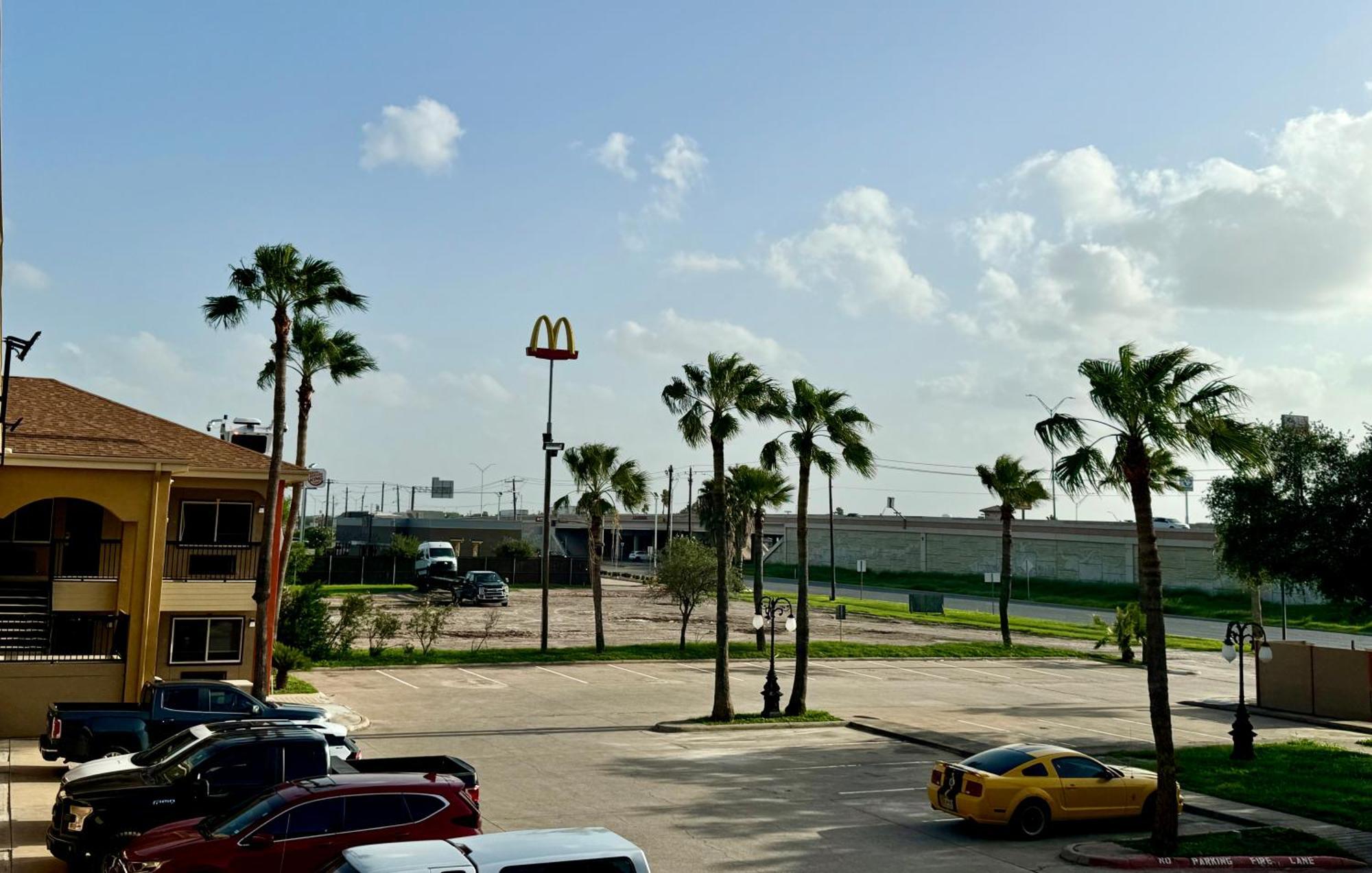 Texas Inn And Suites City Center At University Dr. Edinburg Extérieur photo