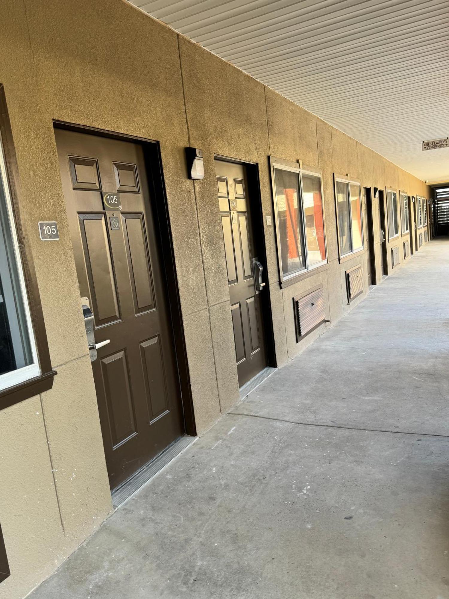 Texas Inn And Suites City Center At University Dr. Edinburg Extérieur photo