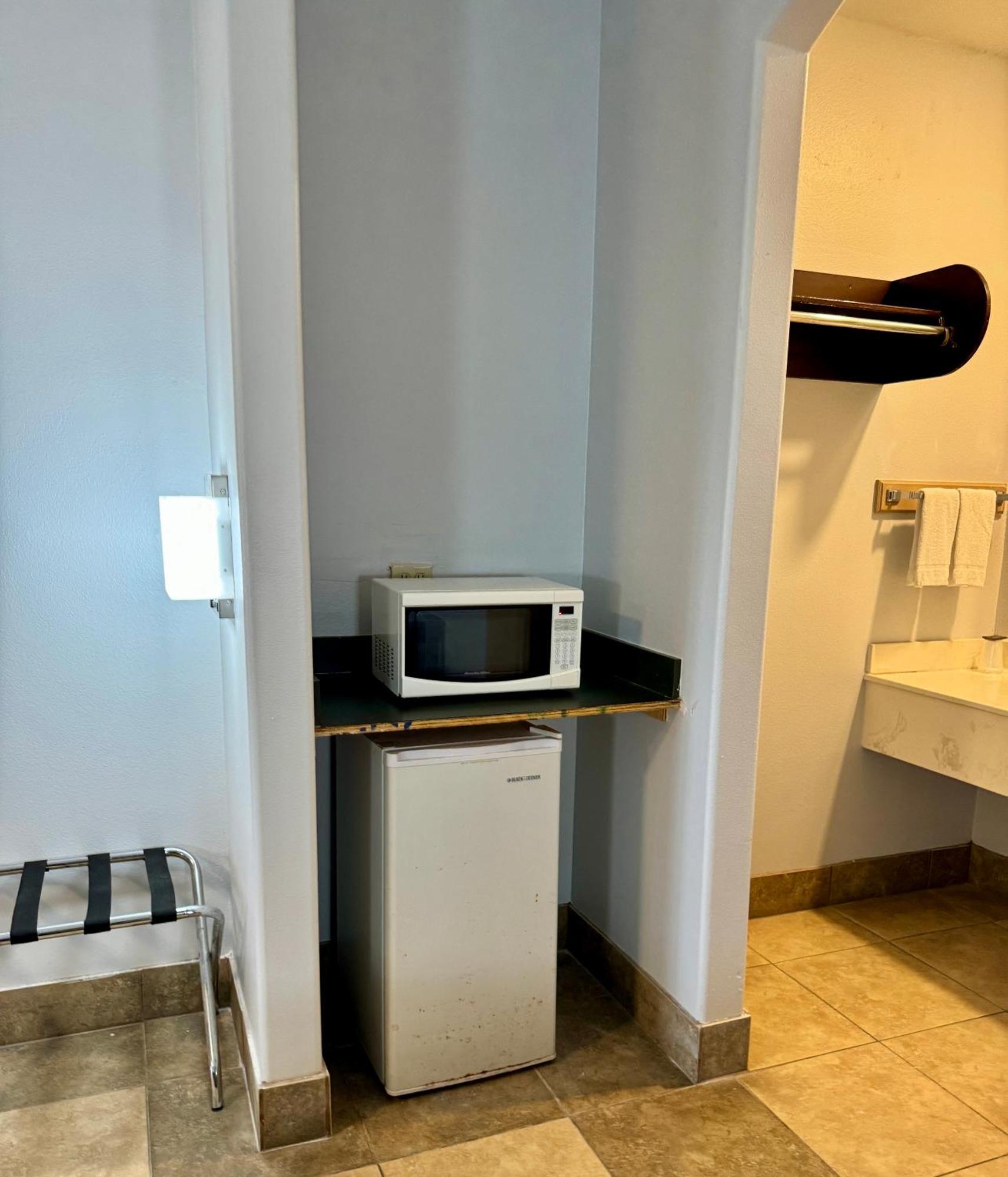 Texas Inn And Suites City Center At University Dr. Edinburg Extérieur photo