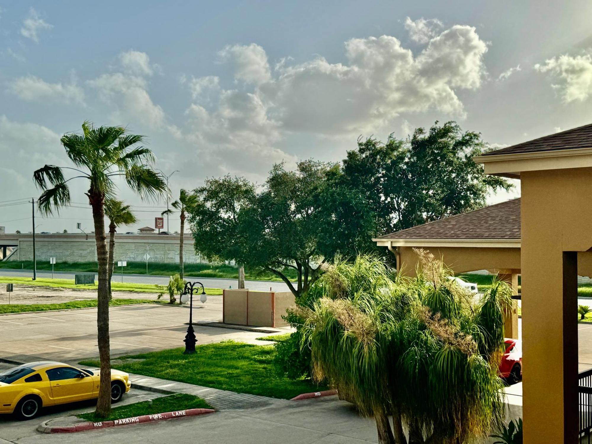 Texas Inn And Suites City Center At University Dr. Edinburg Extérieur photo