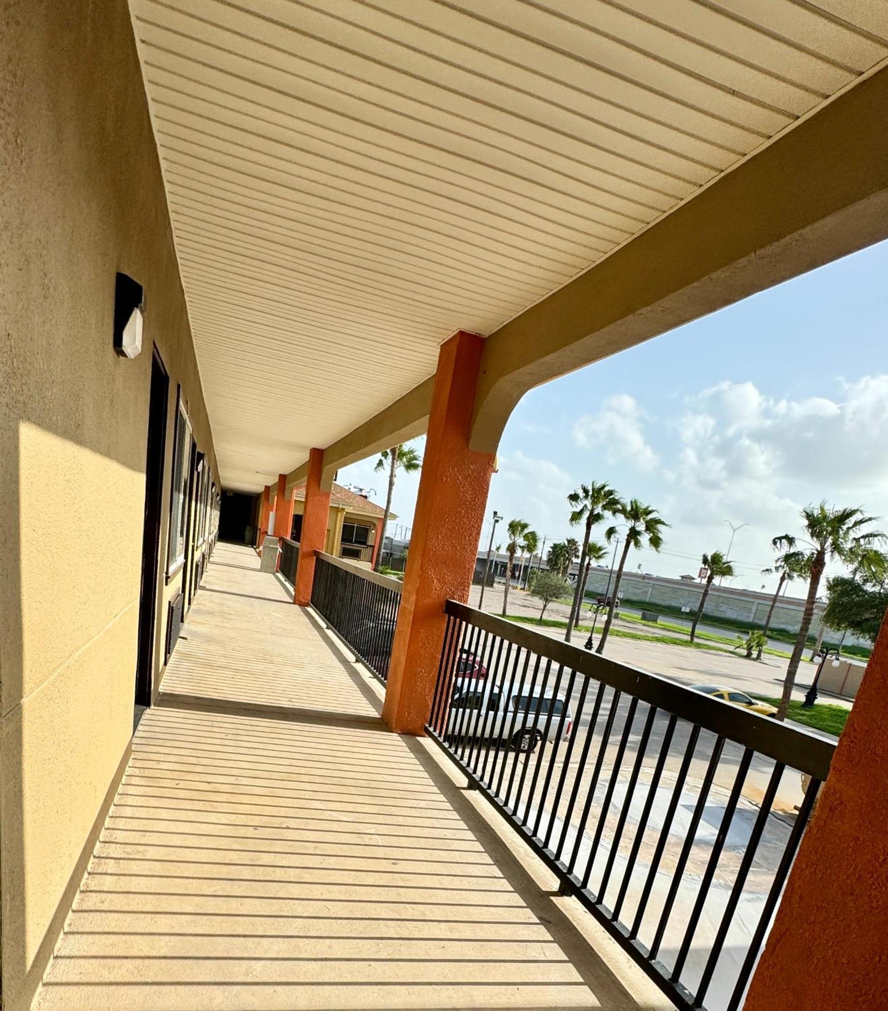 Texas Inn And Suites City Center At University Dr. Edinburg Extérieur photo