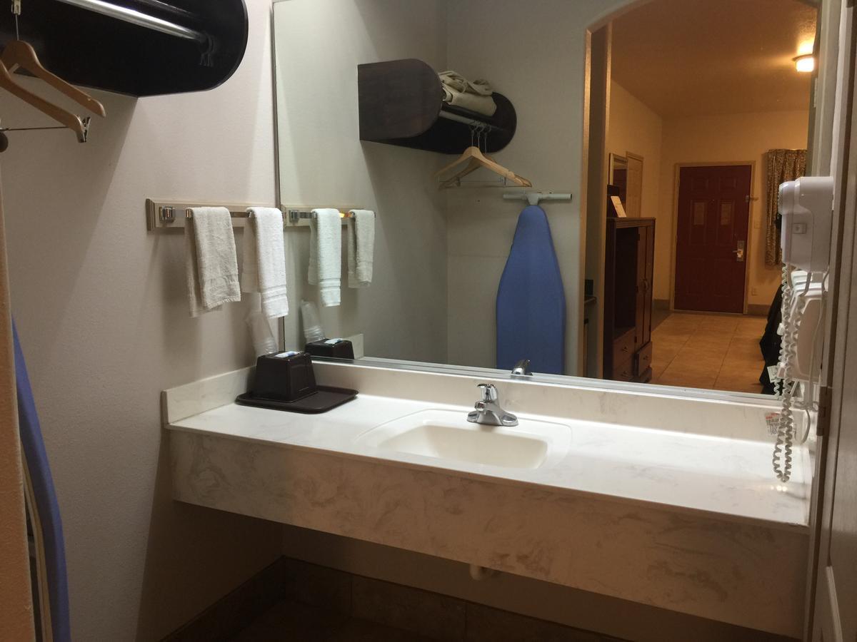 Texas Inn And Suites City Center At University Dr. Edinburg Extérieur photo