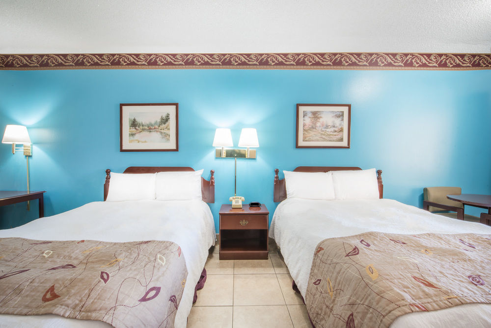 Texas Inn And Suites City Center At University Dr. Edinburg Extérieur photo