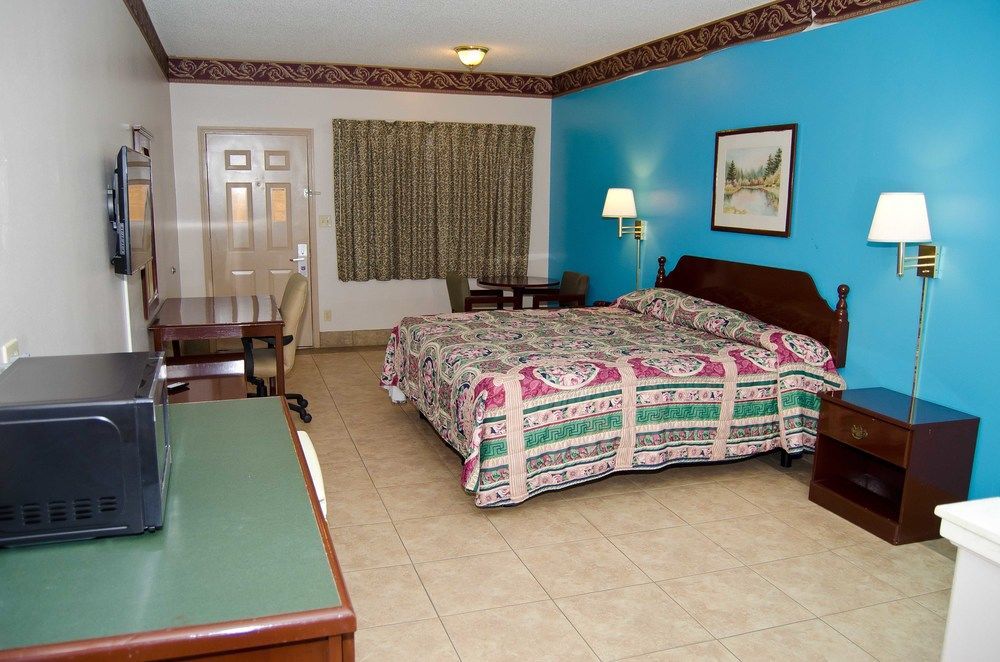 Texas Inn And Suites City Center At University Dr. Edinburg Extérieur photo