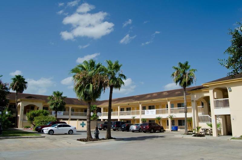 Texas Inn And Suites City Center At University Dr. Edinburg Extérieur photo