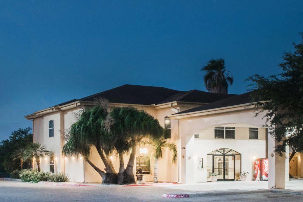 Texas Inn And Suites City Center At University Dr. Edinburg Extérieur photo