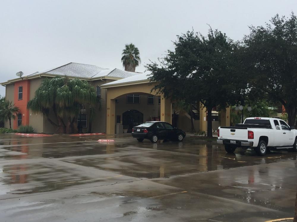Texas Inn And Suites City Center At University Dr. Edinburg Extérieur photo